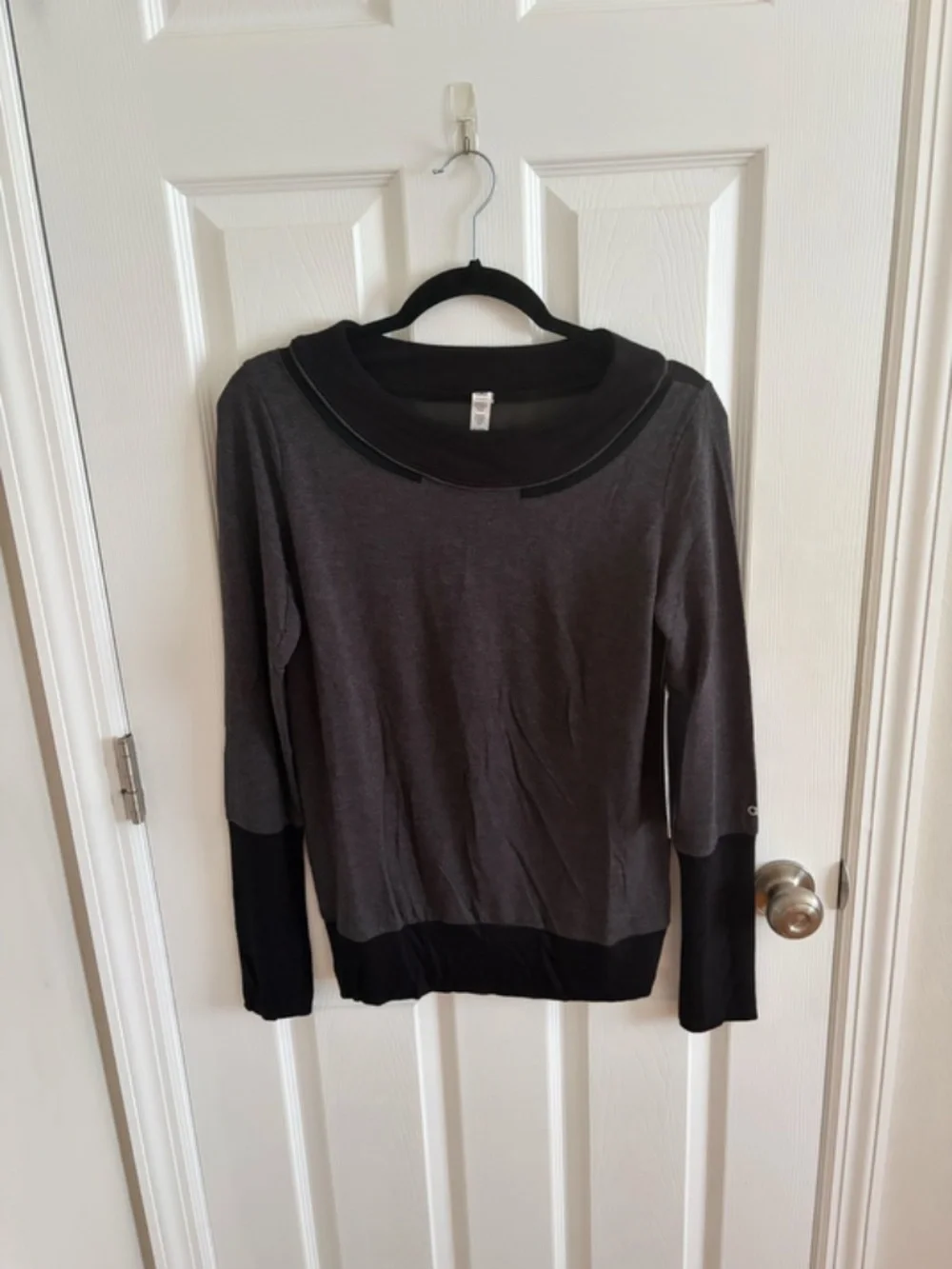 ALO yoga Mirage Long Sleeve black and gray sheer panel shirt size M NWT